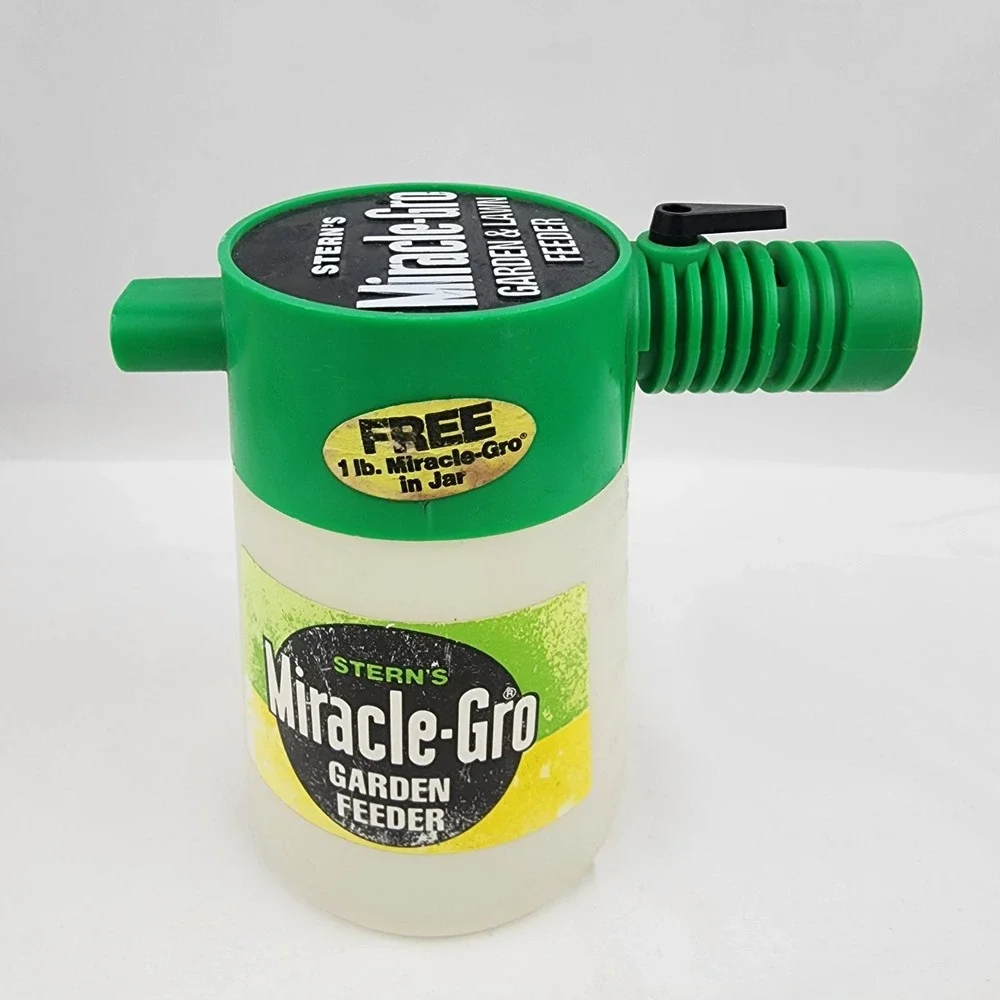 Vintage Stern's Miracle-Gro Garden & Lawn Feeder Sprayer Hose Attachment‎ Weeds
